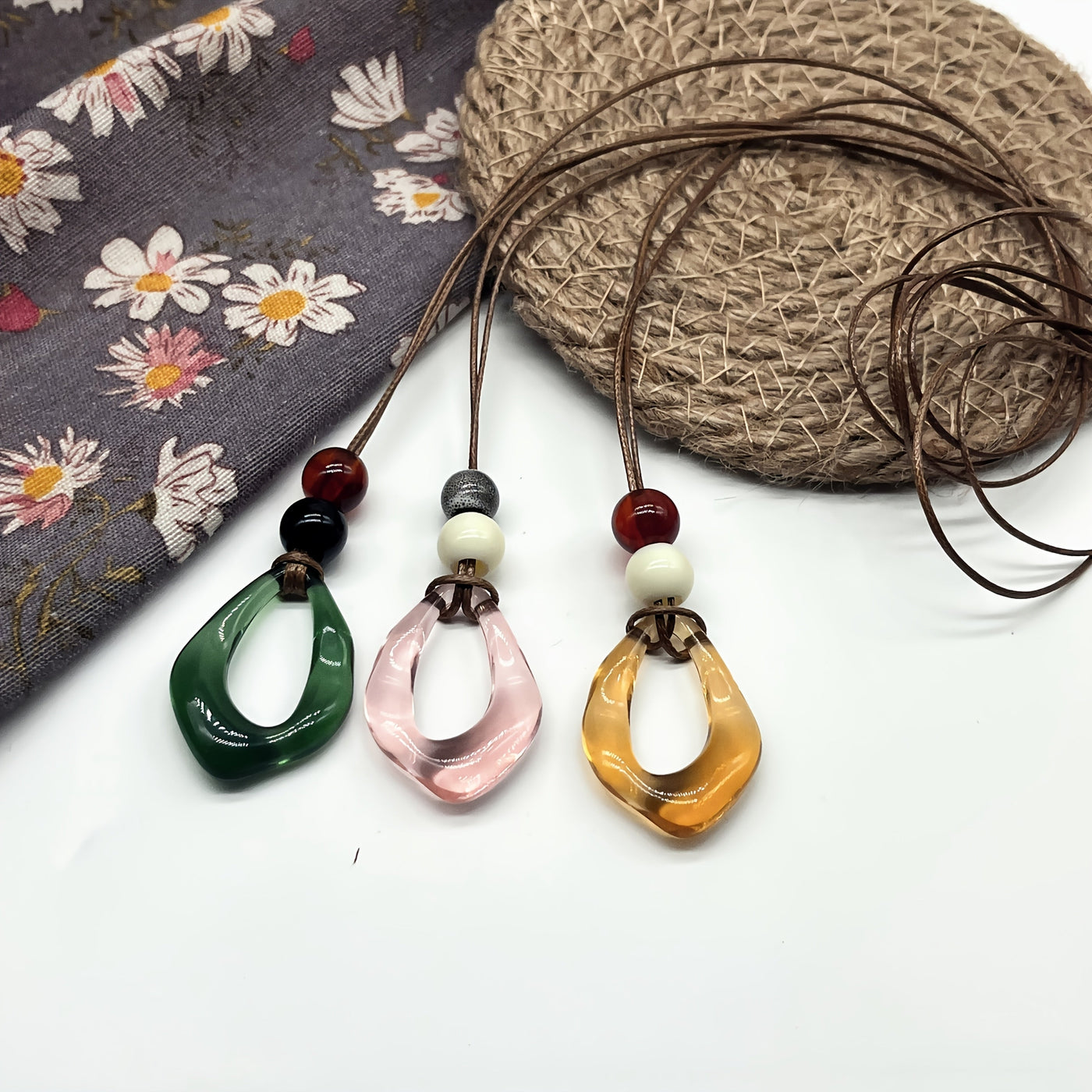 Vintage Irregular Shaped Teardrop Resin Pendant Necklace