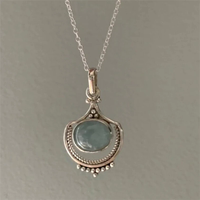 Vintage Green Stone Pendant Necklace